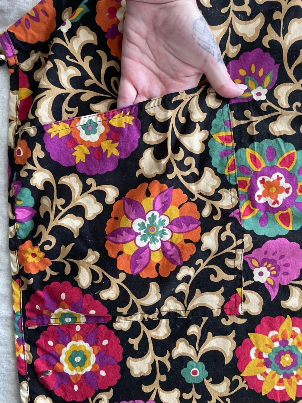 Vera Bradley Boho Floral Black Cotton Kitchen Bib Apron with Pockets Whimsical